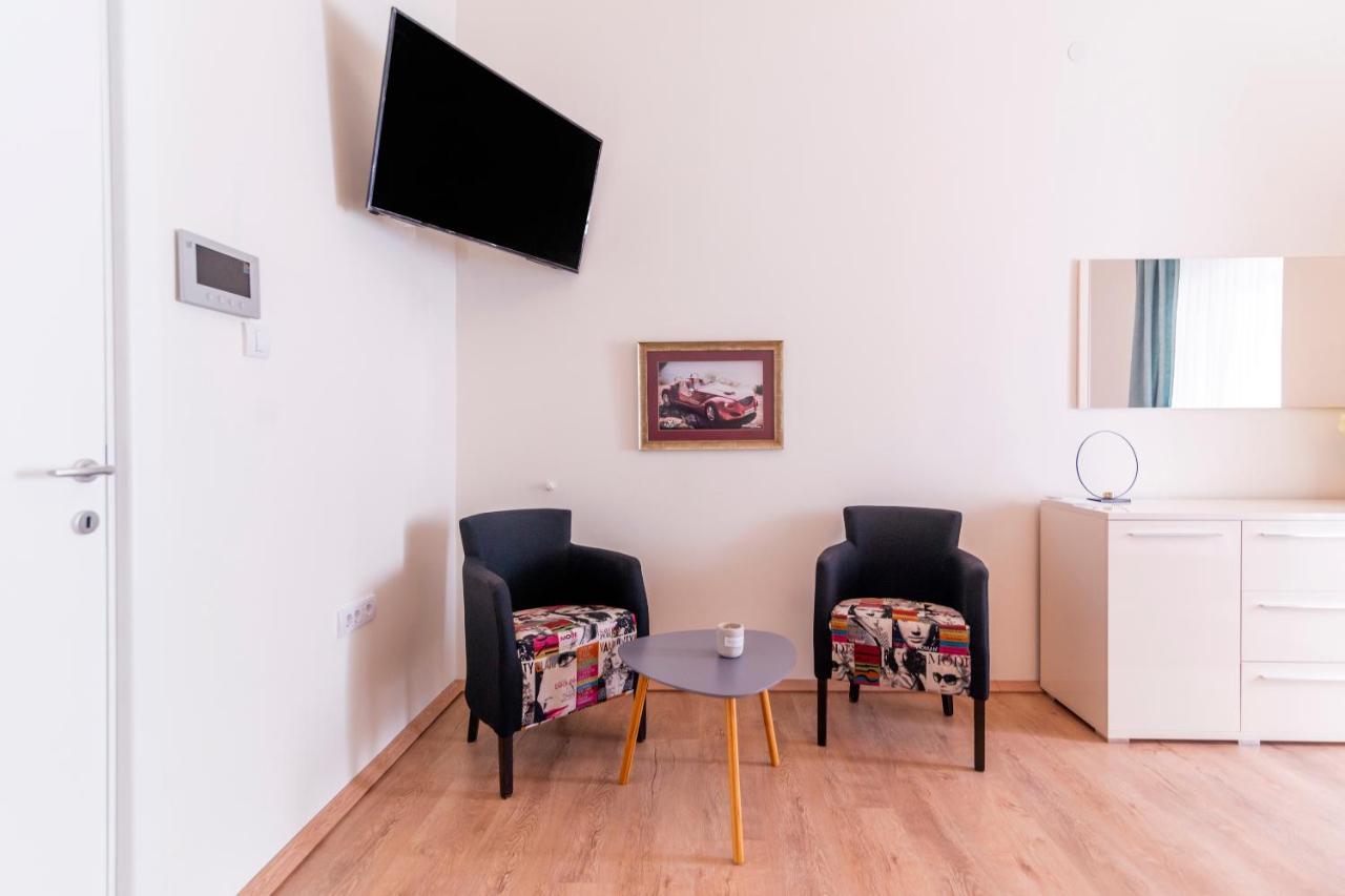 Jevrejska-Central Studio with Free Parking Nowy Sad Zewnętrze zdjęcie